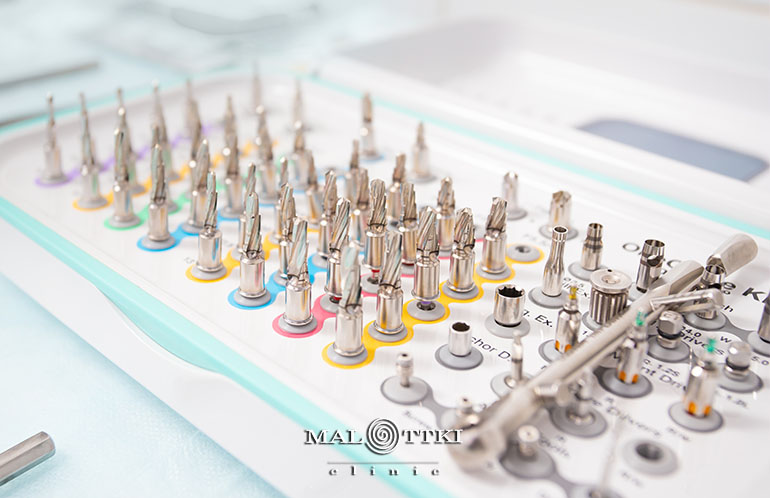 wszczepienie implantu opole